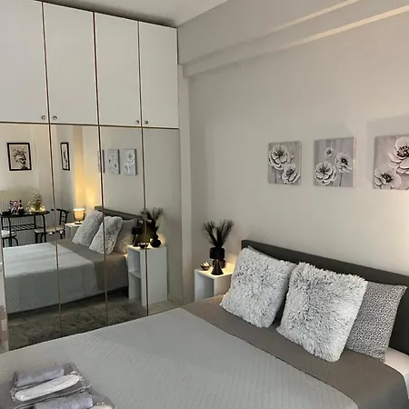 The Cozy Cine-hub Seres