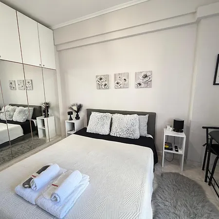 The Cozy Cine-hub شقة